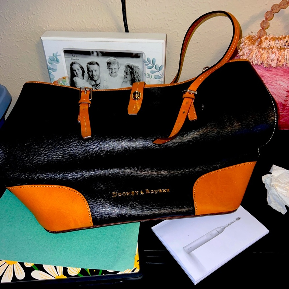 Dooney shoulder bag
